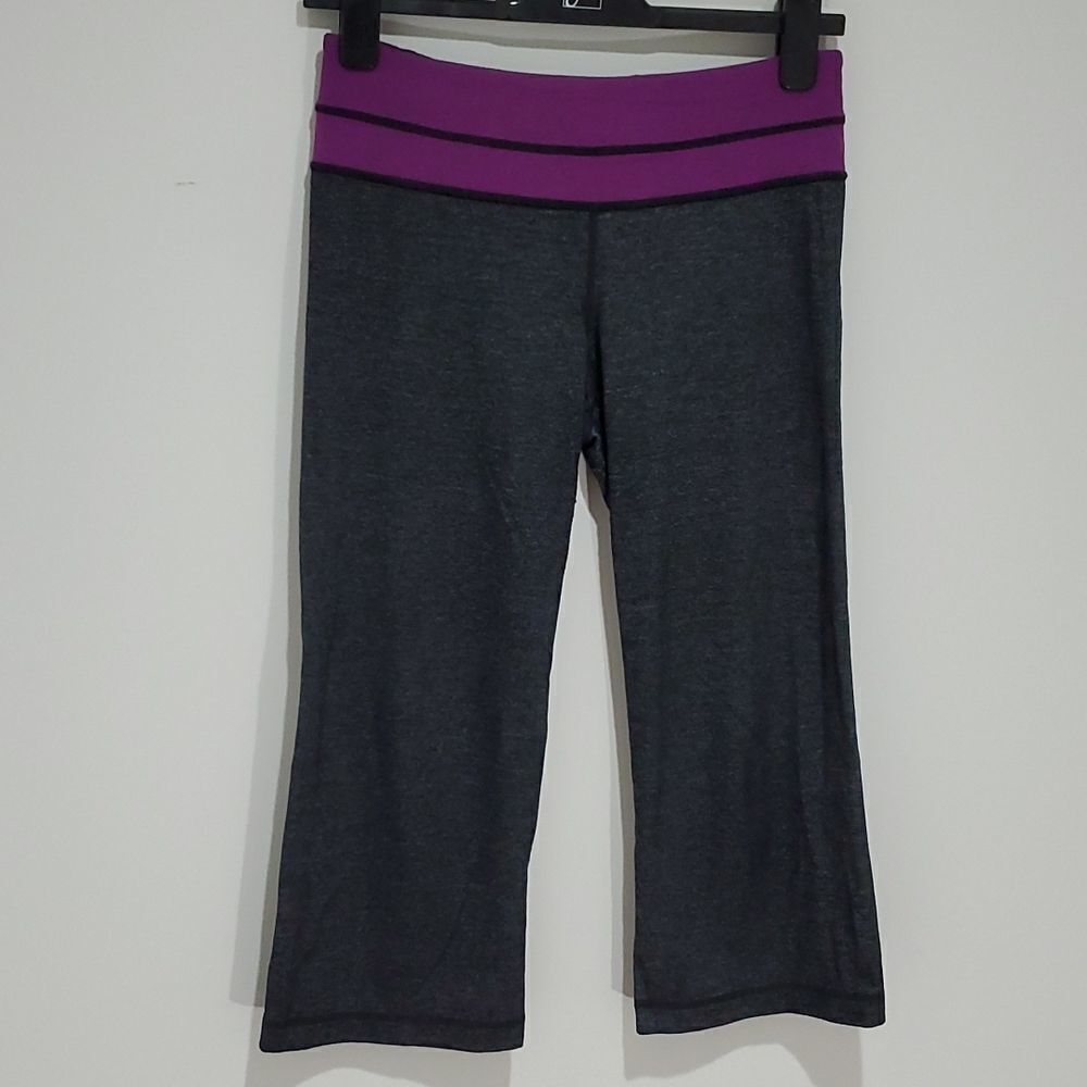 LULULEMON 28x20 grey cropped size 6 leggings